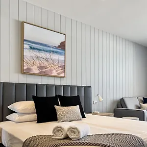 Hotel Bli Bli Suites