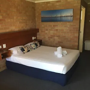 Hotel Miles Motel At Windsor Hotel