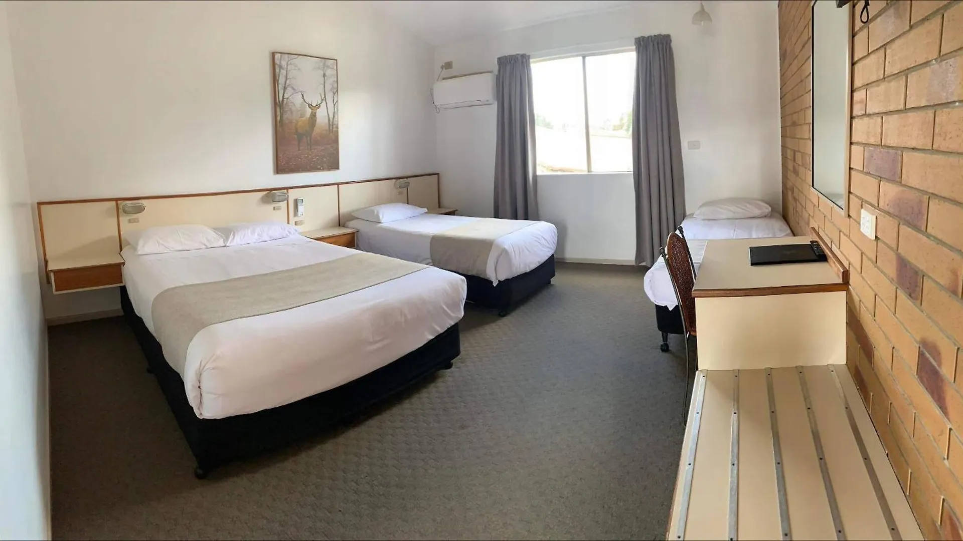 Wild Scotsman Motor Inn Gin Gin Qld Motel