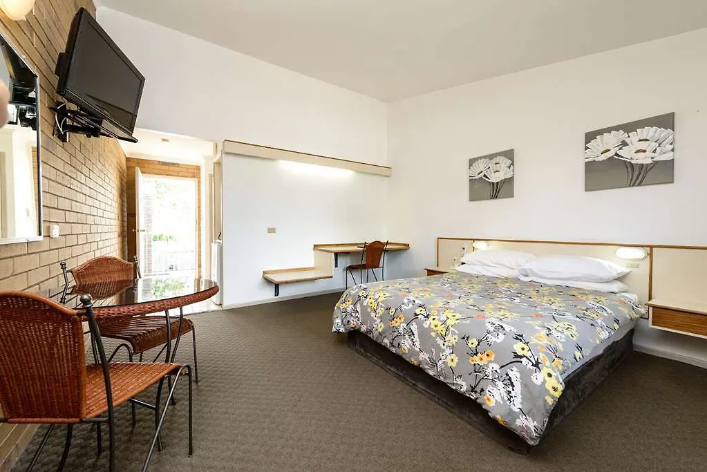 **** Motel Wild Scotsman Motor Inn Gin Gin Qld Australia