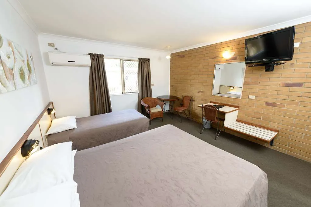 Wild Scotsman Motor Inn Gin Gin Qld 4*,
